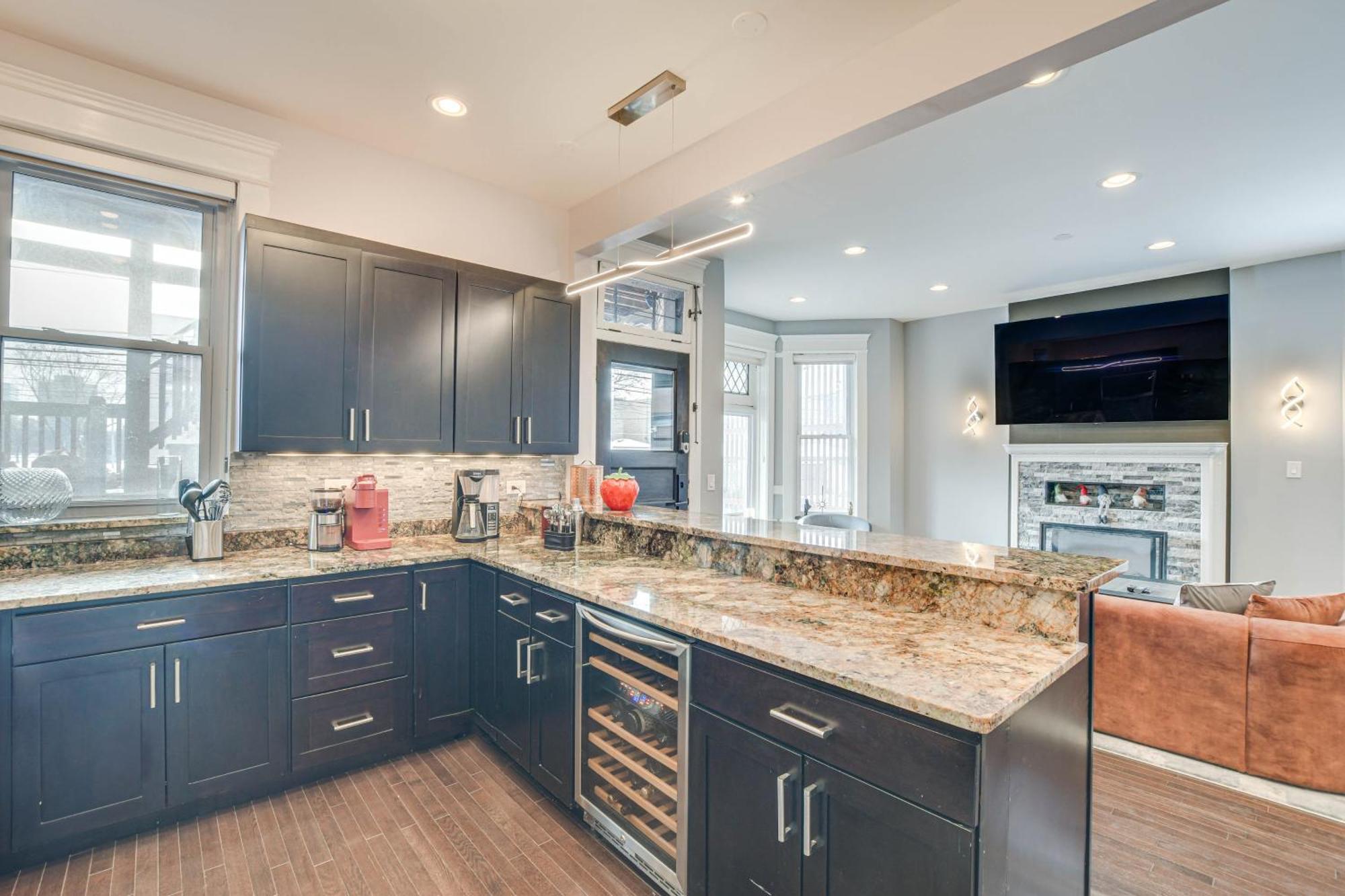 Spacious Condo With Deck About 3 Mi To Downtown Chicago! Eksteriør bilde